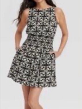 Universal Thread Black and Cream Floral Sleeveless Mini Dress